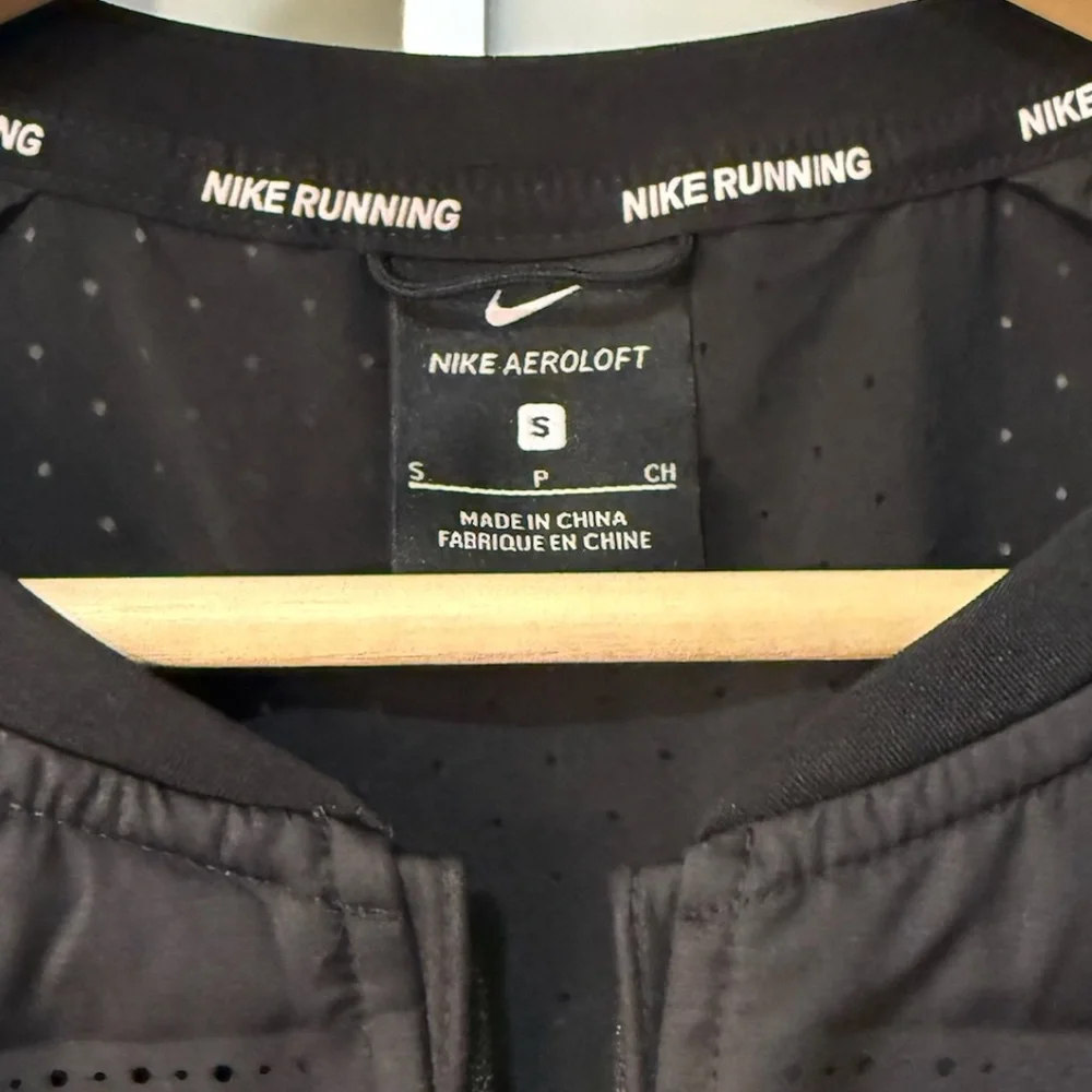 Nike Aeroloft Womens Small Down Packable Running Vest Black - Picture 2 of 7